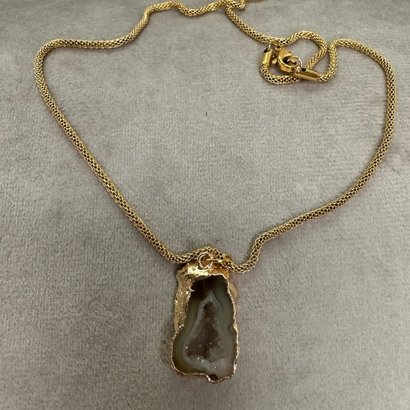 Mini druzy pendant 18k gold stainless steel mesh chain. Beautiful mini druzy - Picture 8 of 10